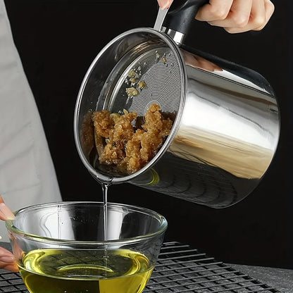Kitchen Container With Strainer For Easy Storage Of Cooking Oil And Grease,Convenient Handle For Safe Handling And Pouring