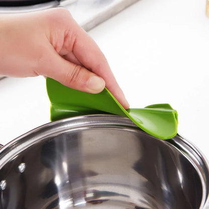 Kitchen Funnel with Anti-Splash Edge and Liquid Streamer Spout, Anti-Spill Pouring Tool