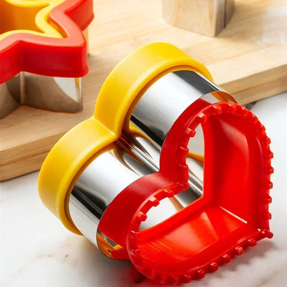 Kitchen Baking Tools Sandwich Cutter And Sealer Set For Children Kids DIY Making Cookies Mold Pancake Maker Embosser Food Molds